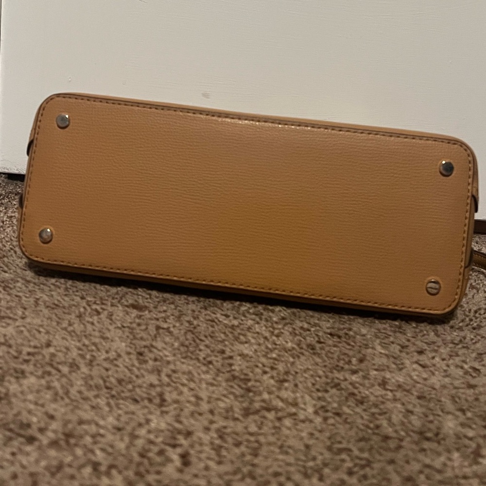 Kate Spade Purse with Crossbody Strap NWOT - Picture 4 of 6